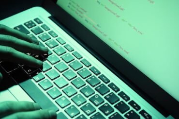 what is binary code and how does it work